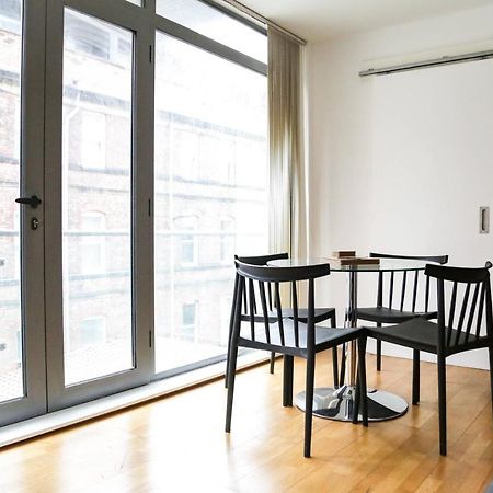 Serviced Apartment In Liverpool City Centre - Free Parking - Balcony - By Happy Days Ngoại thất bức ảnh
