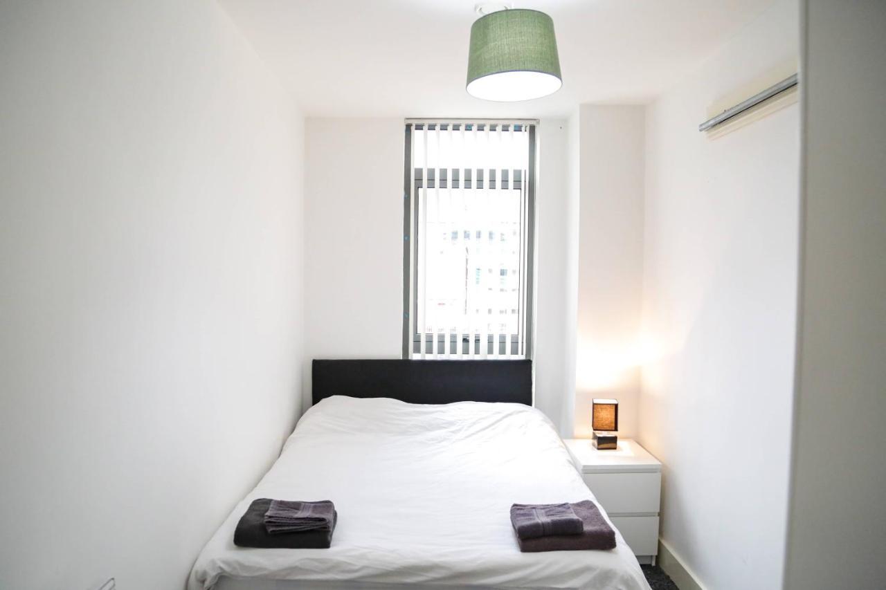 Serviced Apartment In Liverpool City Centre - Free Parking - Balcony - By Happy Days Ngoại thất bức ảnh