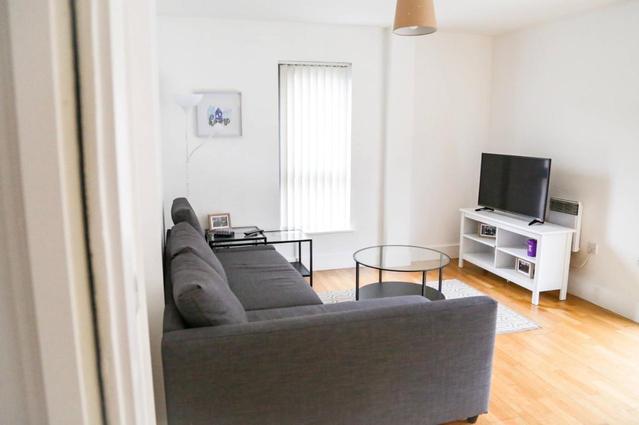 Serviced Apartment In Liverpool City Centre - Free Parking - Balcony - By Happy Days Ngoại thất bức ảnh