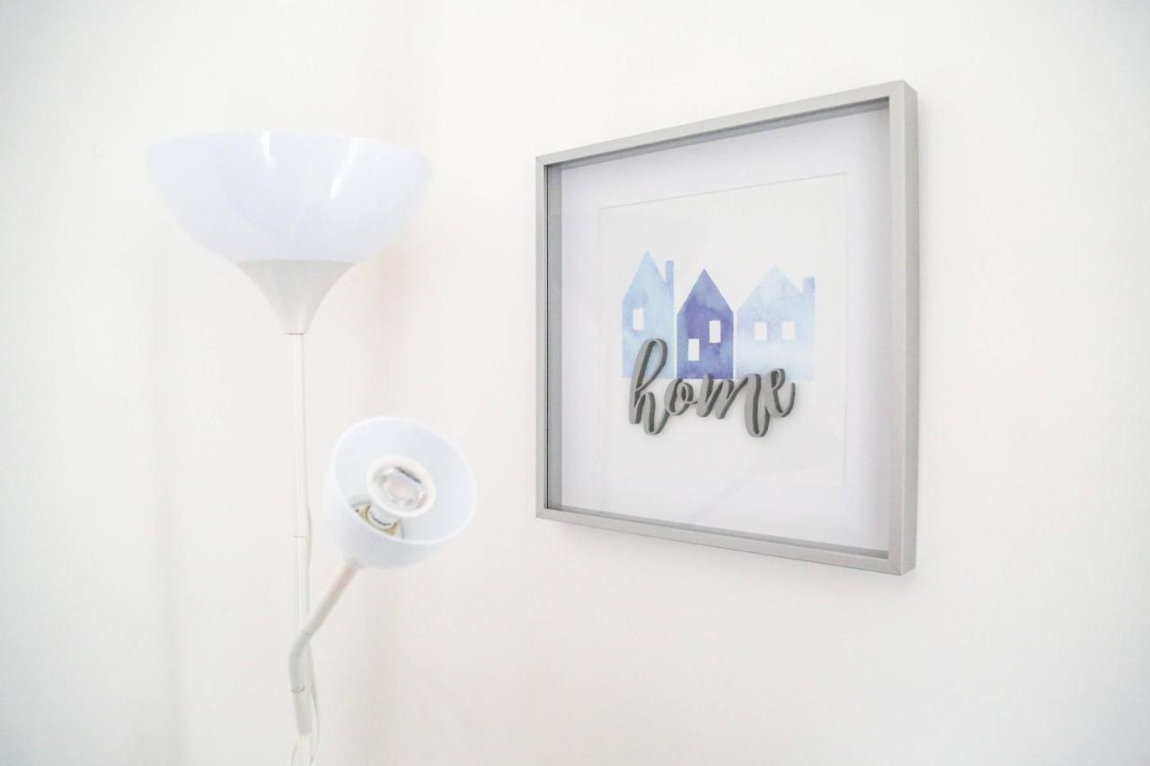 Serviced Apartment In Liverpool City Centre - Free Parking - Balcony - By Happy Days Ngoại thất bức ảnh